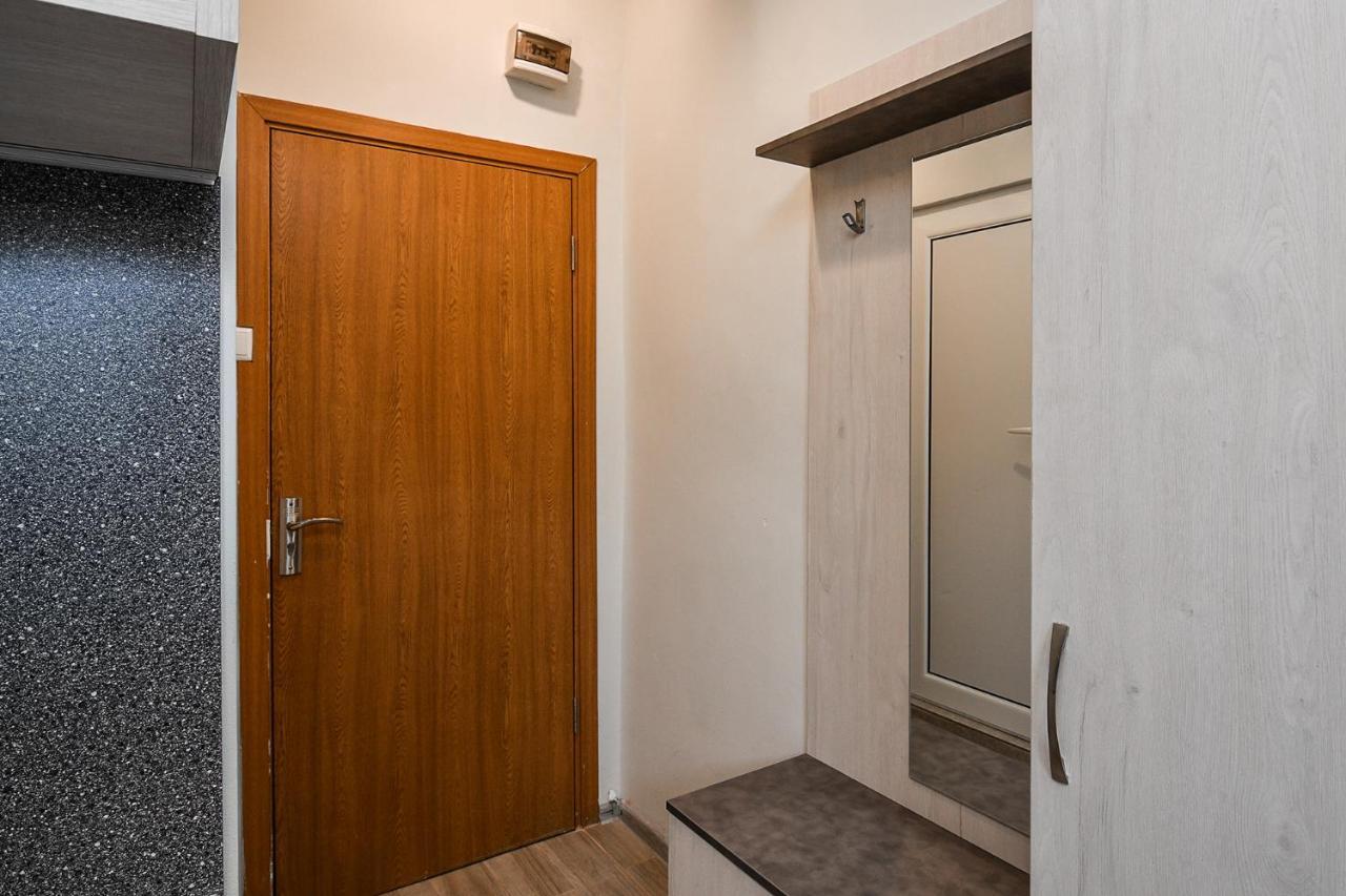 Small Studio On Budget In The Heart Of City Varna Esterno foto